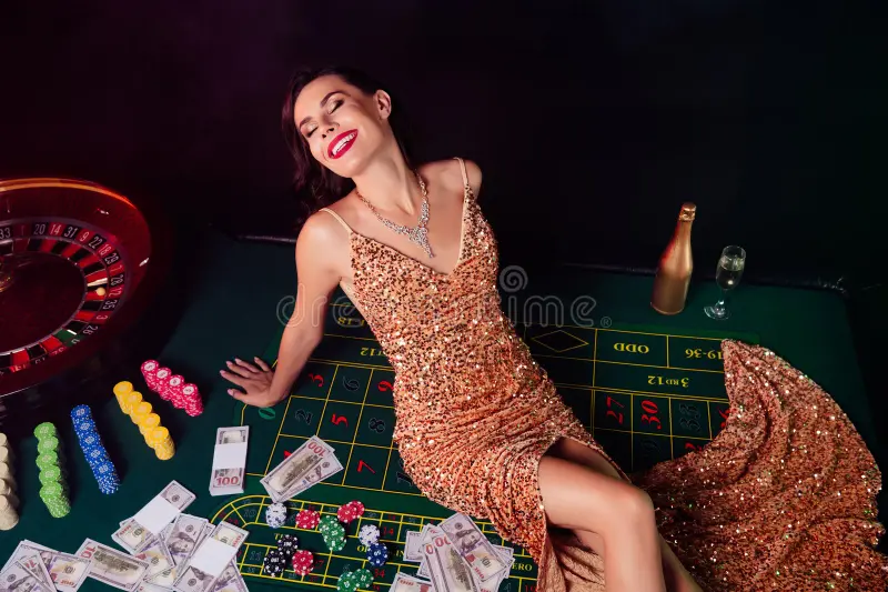 Elegancka kobieta w kasynie